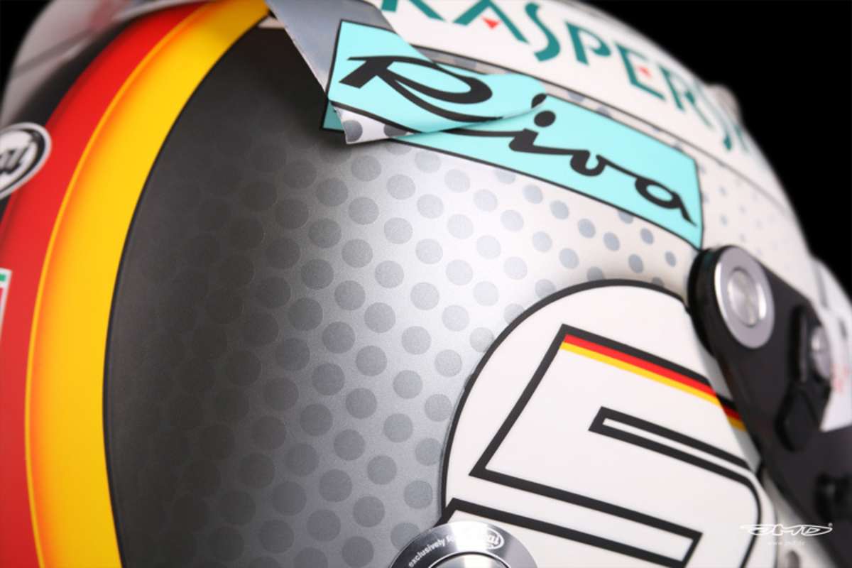 Punktemuster am Helm von Vettel