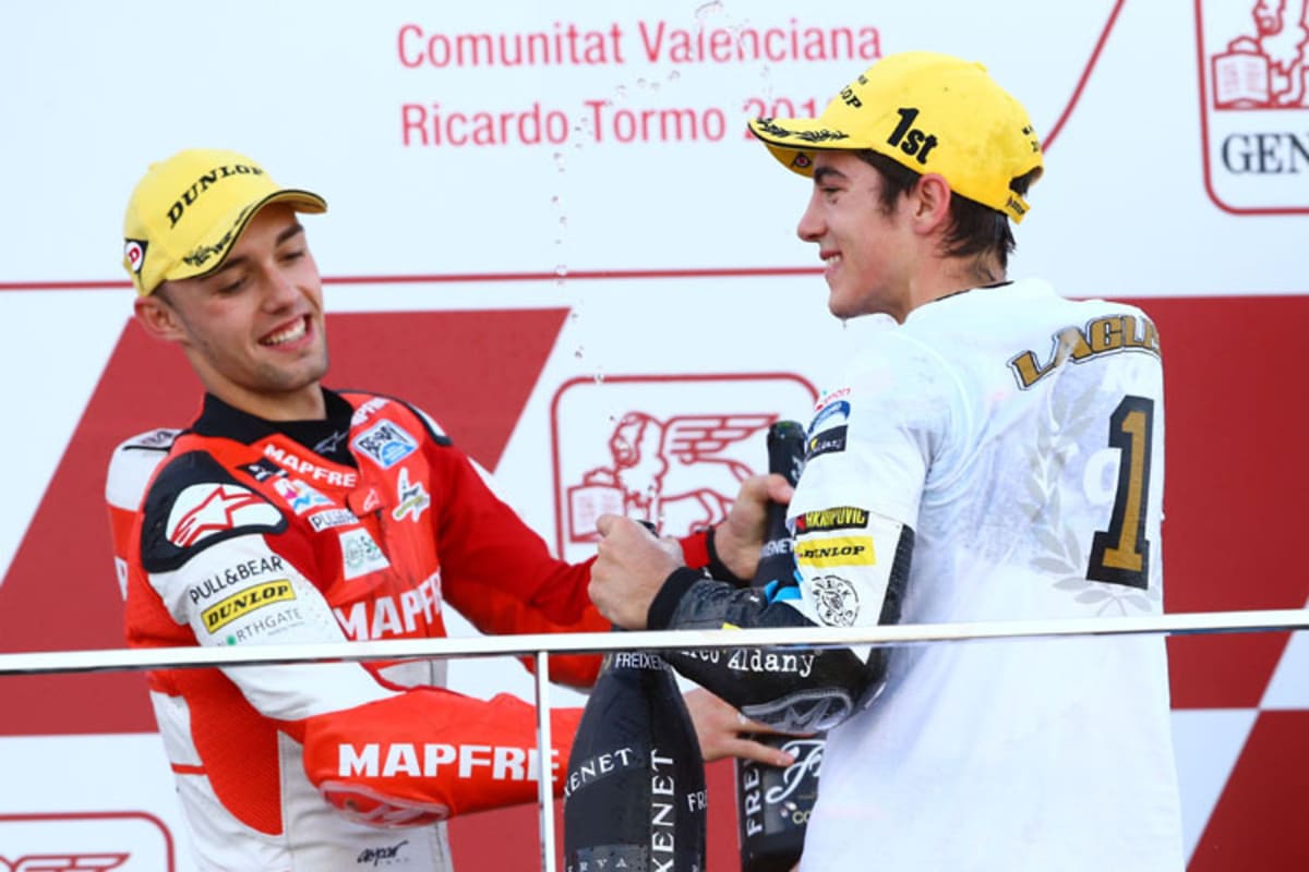 Moto3-Aufsteiger: Weltmeister Maverick Vinales (re.) und Jonas Folger fahren erstmals ihre Moto2-Kalex