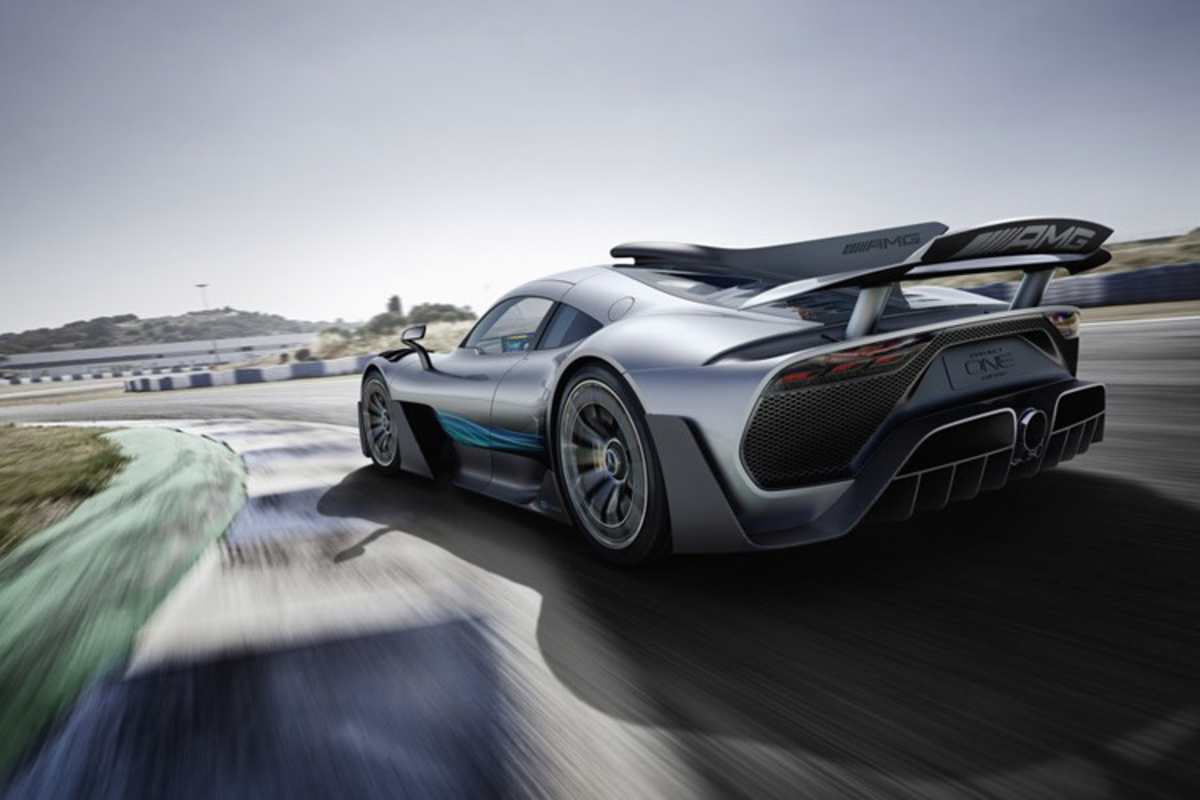 Auch von hinten macht das Hypercar eine gute Figur