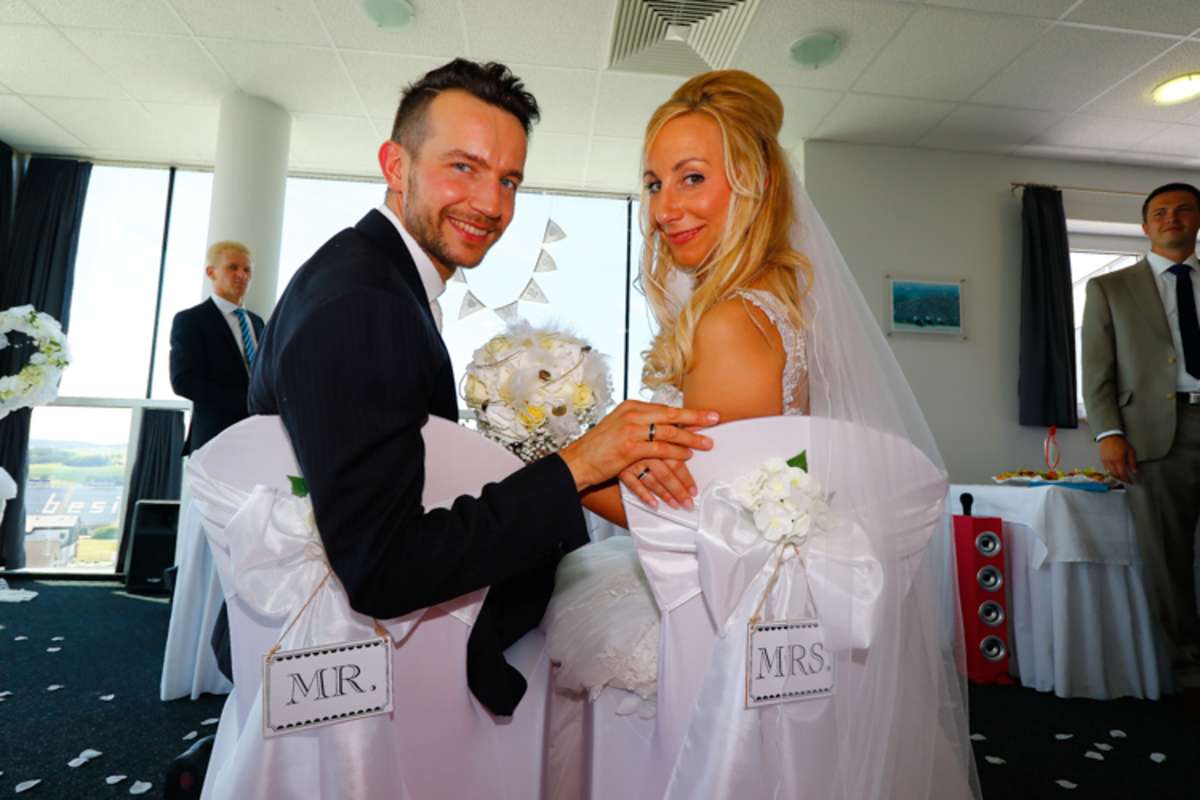 Ohne Krücken zum Ja Wort