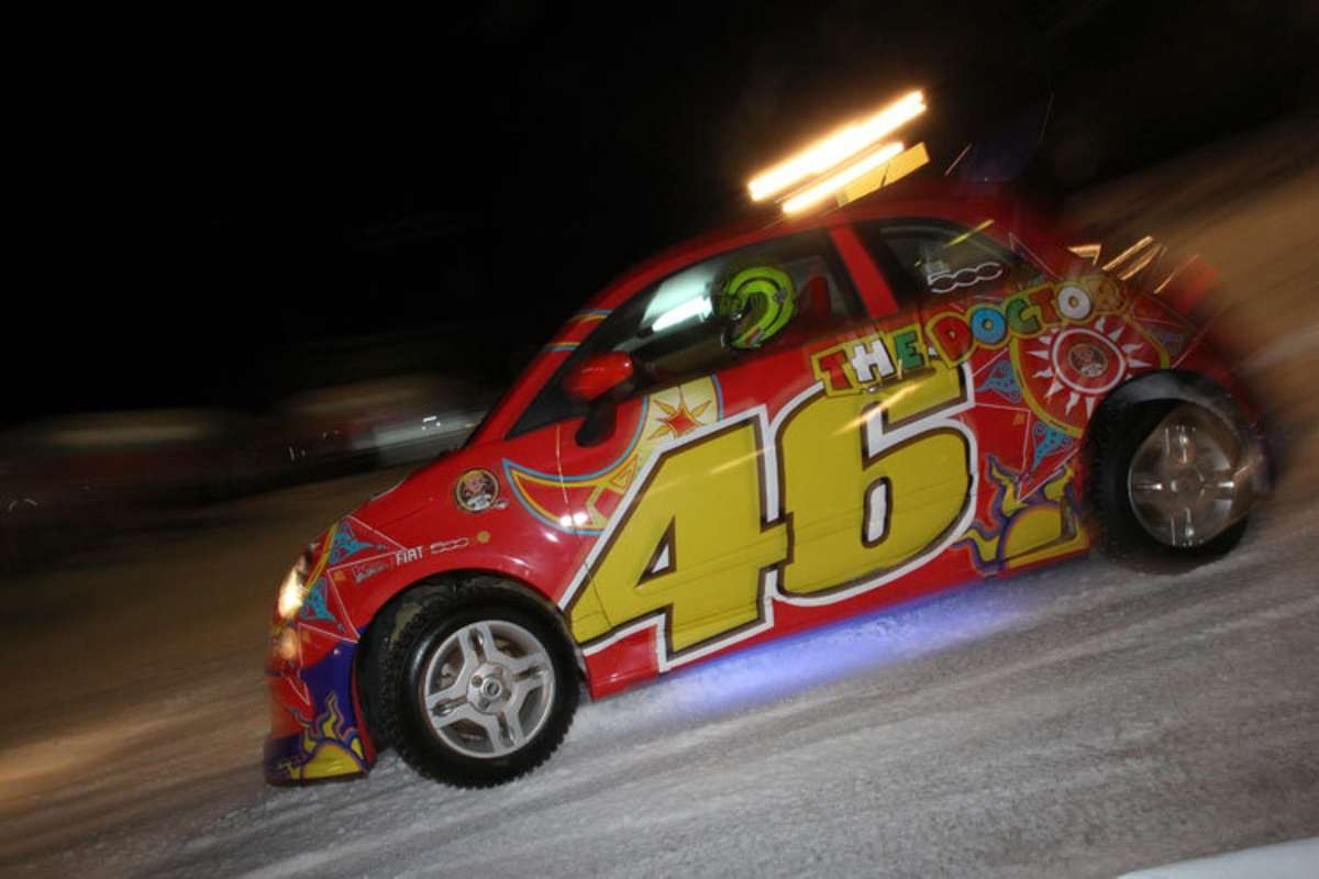 Valentino Rossi fährt sogar bei «WROOOM» mit der Nummer 46