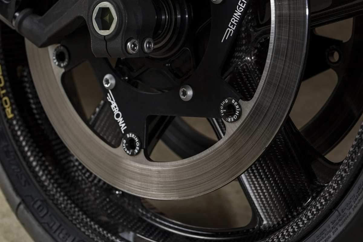 Bremsen von Beringer, Carbonräder von Rotobox