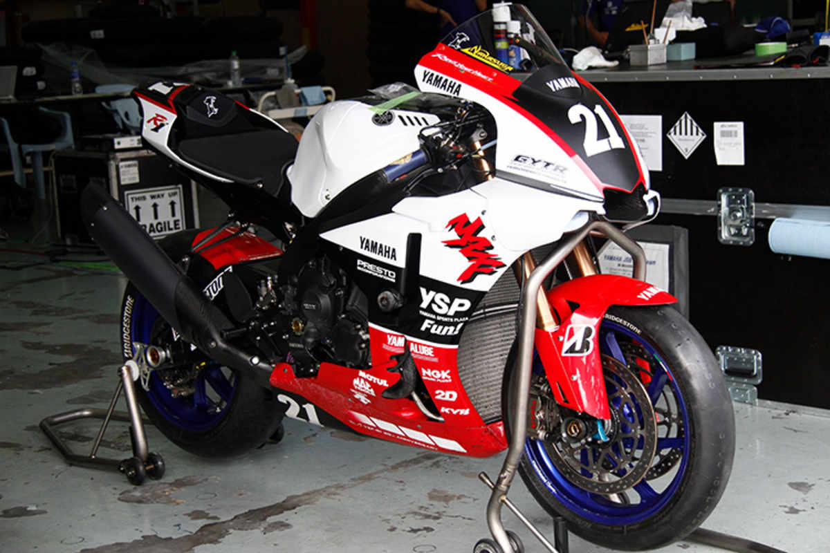 Nakasuga brachte auch sein Yamaha-Superbike mit