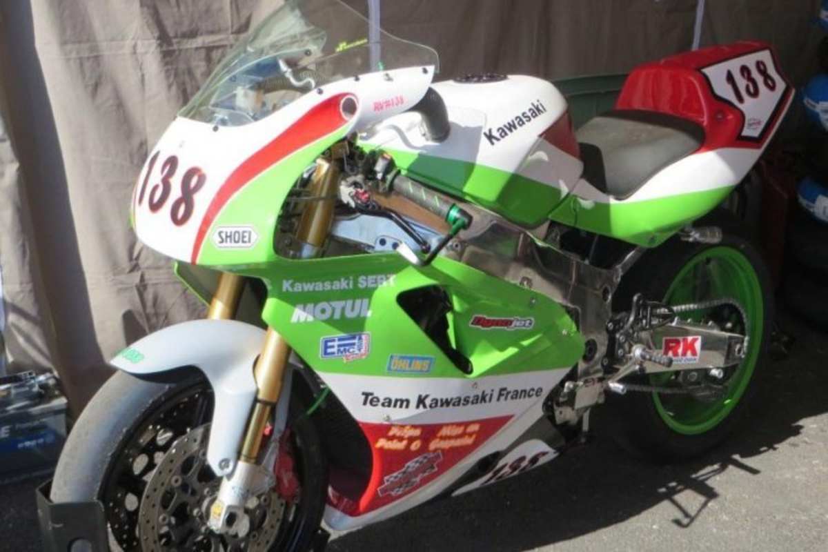 Kawasaki ZXR 750 – die mit den Staubsaugerschläuchen