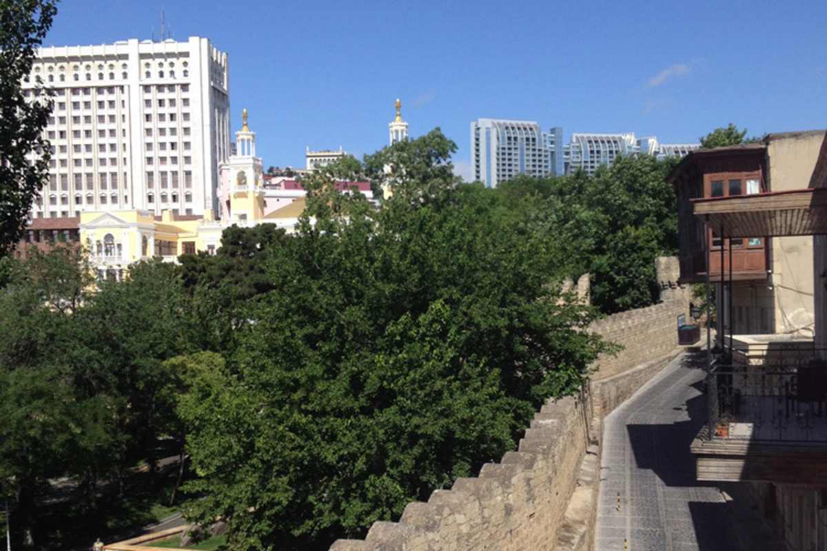 Blick von der Terrasse unseres Hotels: Das Wetter wird so bleiben