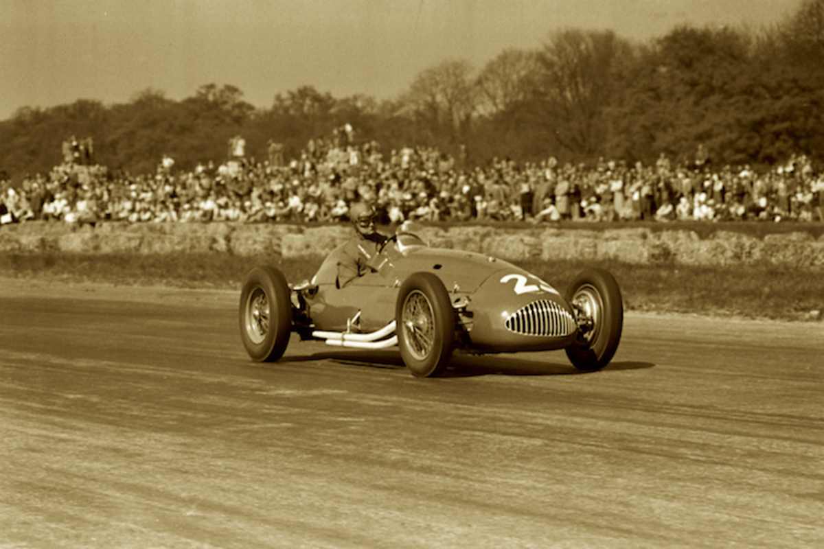 1950: Joe Kelly im Alta-Rennwagen in Silverstone