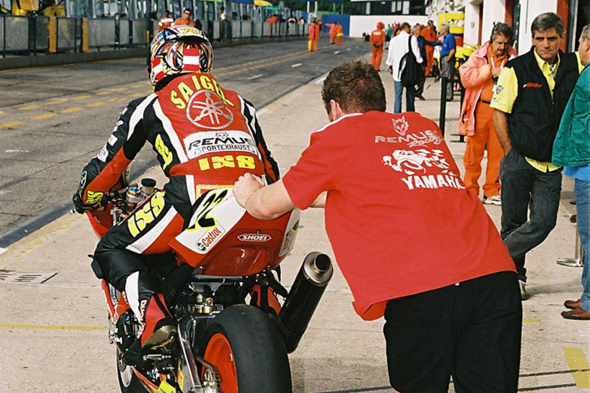 Auch in der Superbike-WM waren Saiger und Kainz (in schiebender Position) dabei