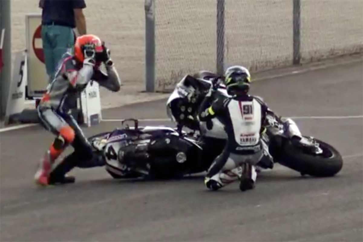 Brink (li.) schlägt die Hände über dem Kopf zusammen 