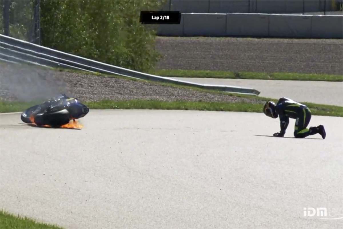 Fahrer mit Sicherheitsabstand