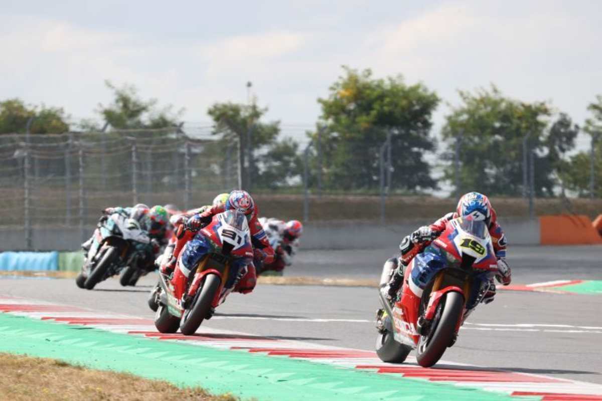 Leon Haslam & Álvaro Bautista