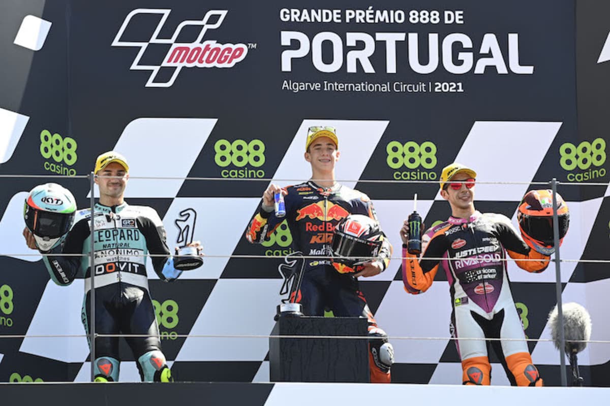 Das Moto3-Treppchen in Portimão: Acosta vor Foggia und Migno