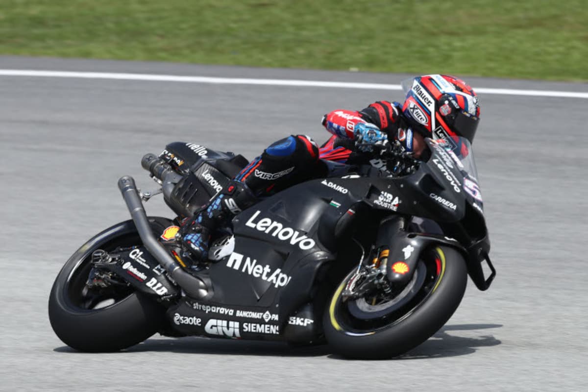 Michele Pirro mit «Didgeridoo»-Auspuff an der neuen Ducati