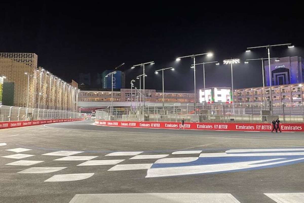 Am Eingang der schnellen Kurve 22