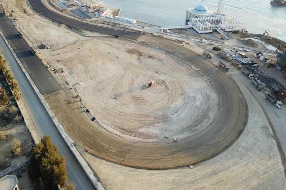 Hier entsteht die überhöhte Kurve