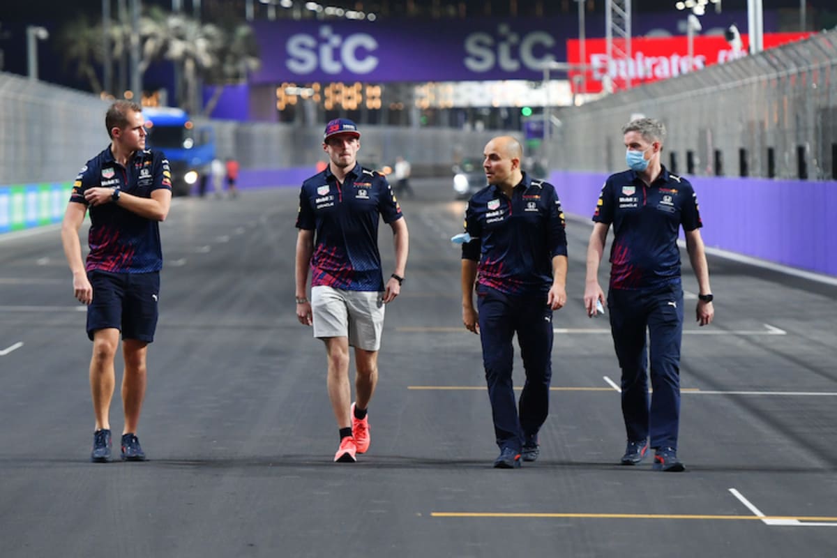 Max Verstappen bei der Pistenbesichtigung