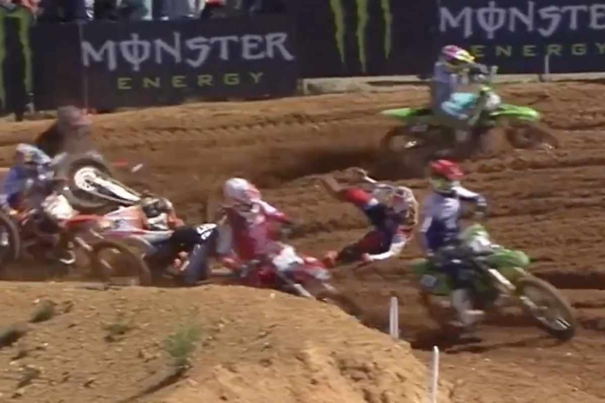 Mattia Guadagnini stürzt in der ersten Runde