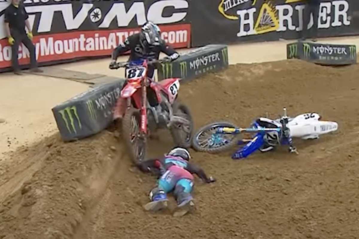 Alex Martin stürzte im ersten Rennen