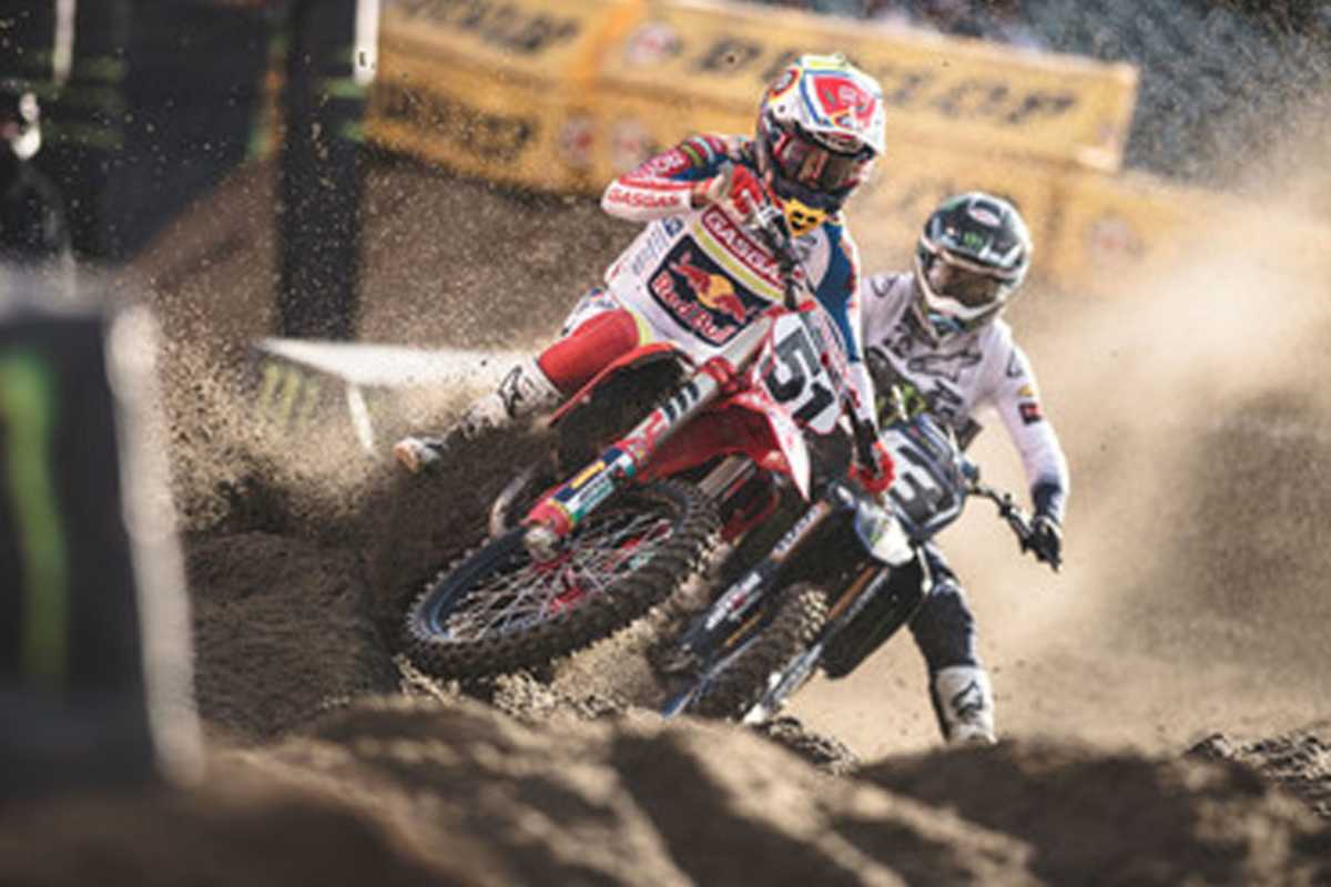 Justin Barcia (#51) im Zweikampf mit Eli Tomac (#3)