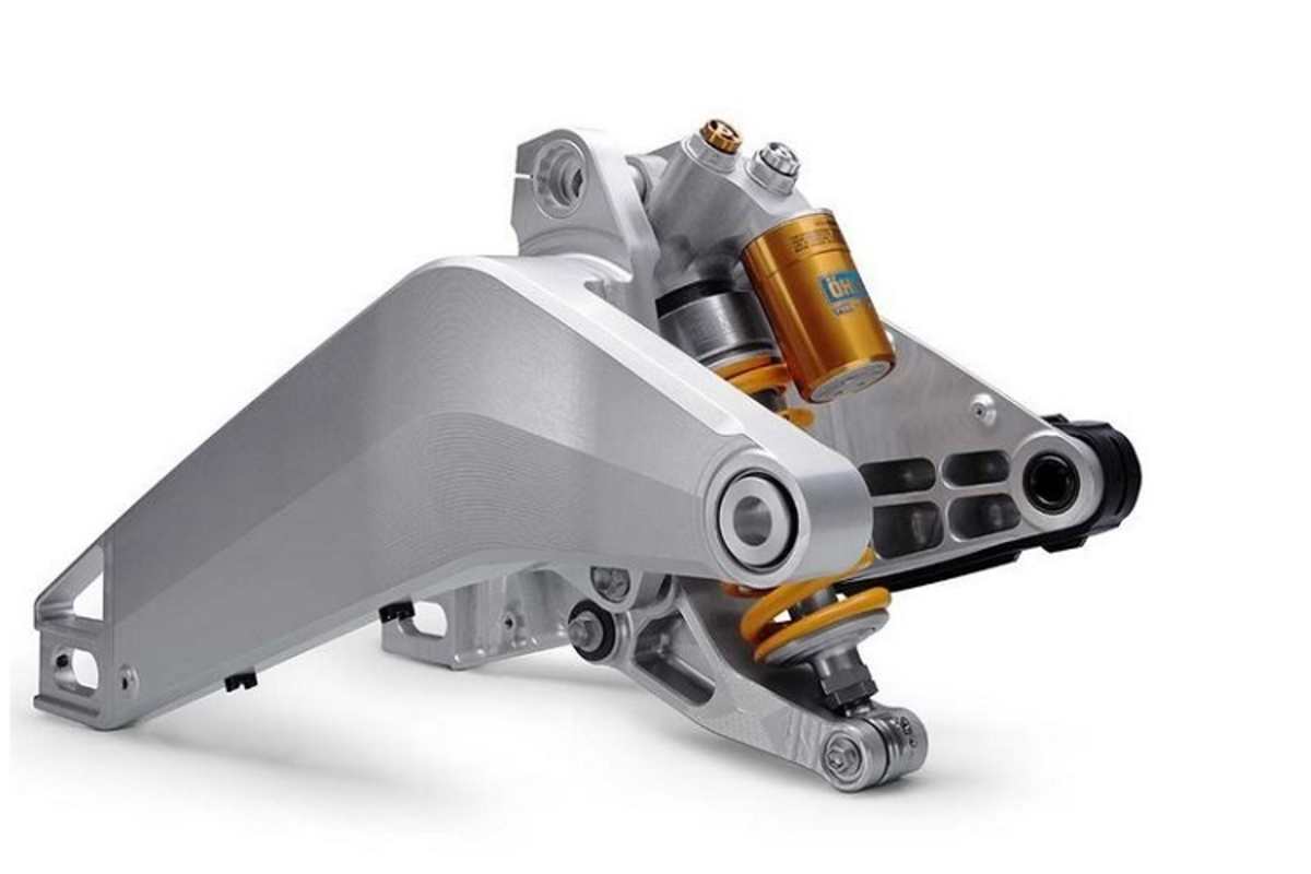 Die Schwinge mit dem nach hinten geneigten Federbein ist ein handwerkliches Meisterstück