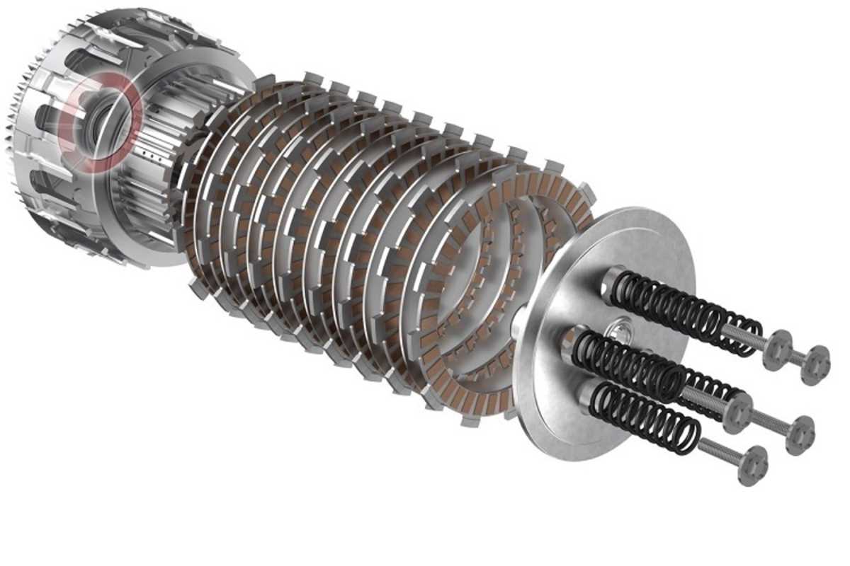 Neun statt acht Reibscheiben übertragen in der Kupplung das gesteigerte Drehmoment