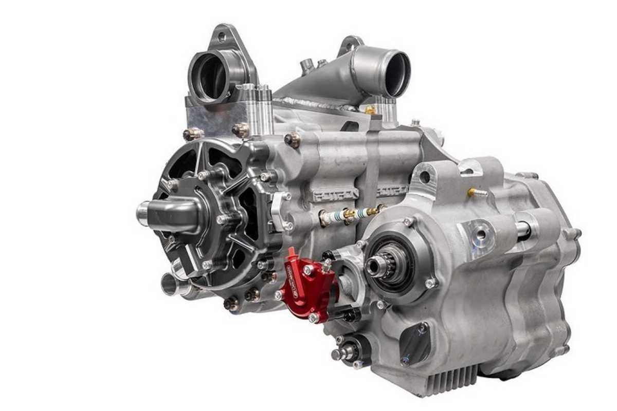 Motor und Getriebe wiegen 43 kg und reissen mit 220 PS und 142 Nm an der Kette