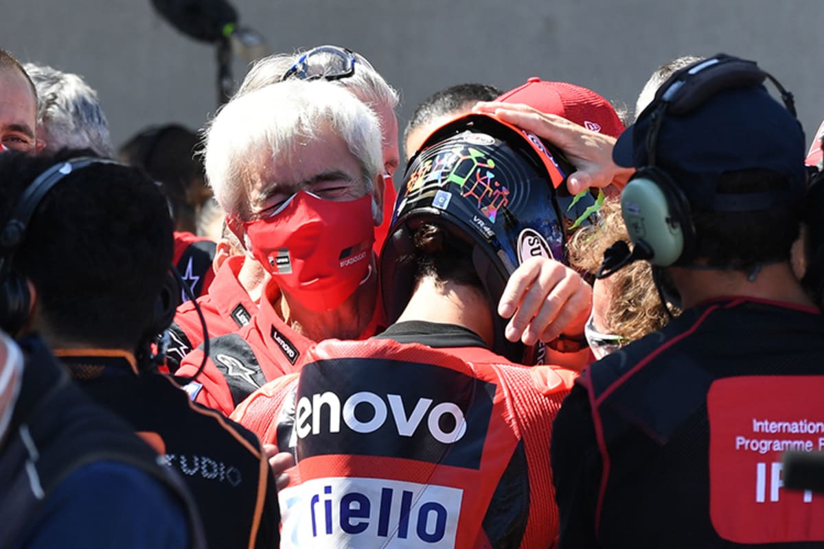 Begeistert: Ducati-Rennchef Gigi Dall'Igna mit Bagnaia