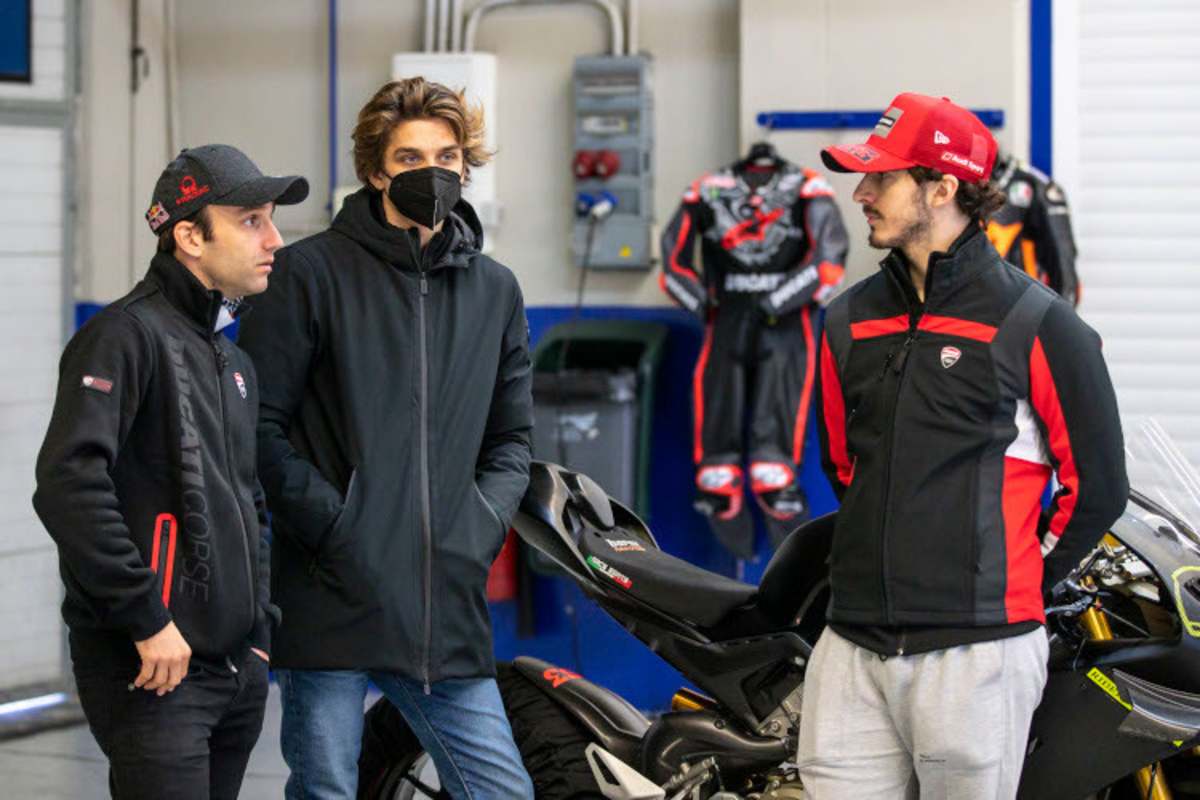 Johann Zarco im Gespräch mit Luca Marini und Pecco Bagnaia