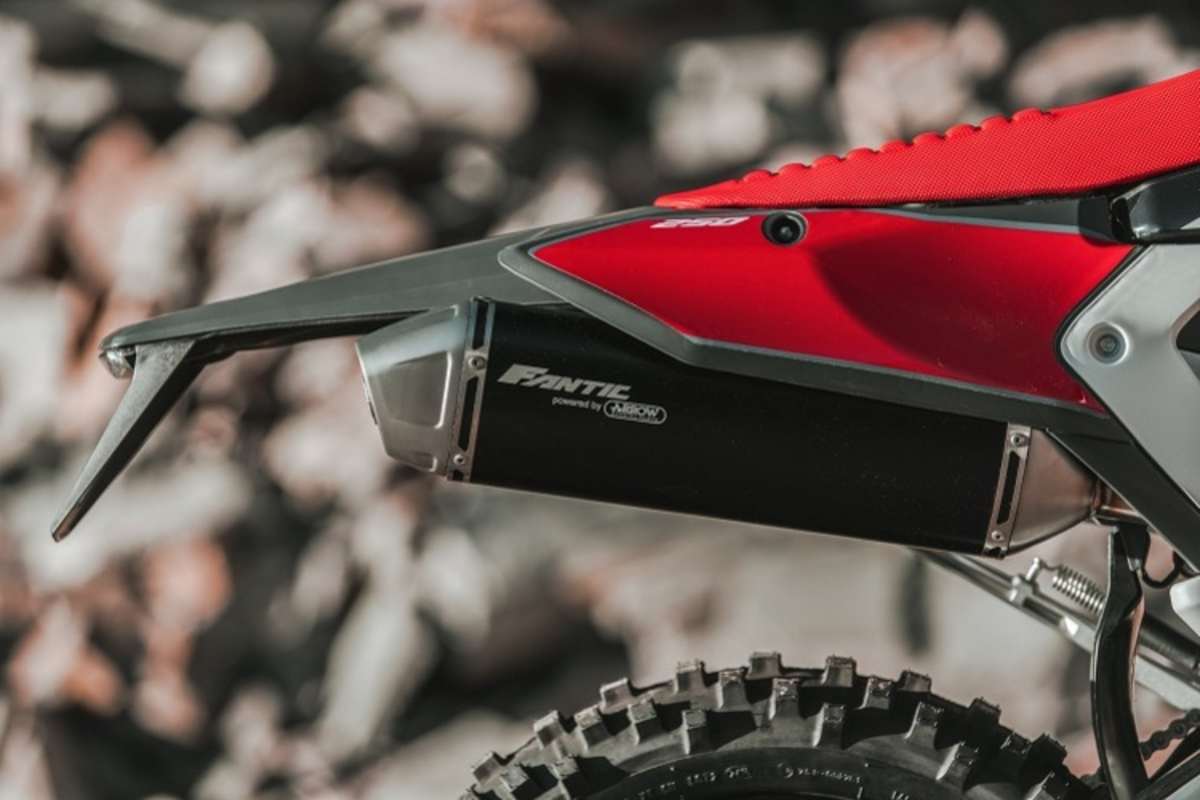 Einige wenige Komponenten wie Auspuff und Motorsteuerung stammen von italienischen Zulieferern