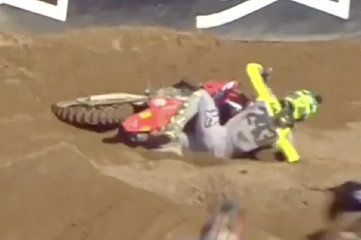 Tim Gajser stürzte im zweiten Lauf von Riola Sardo