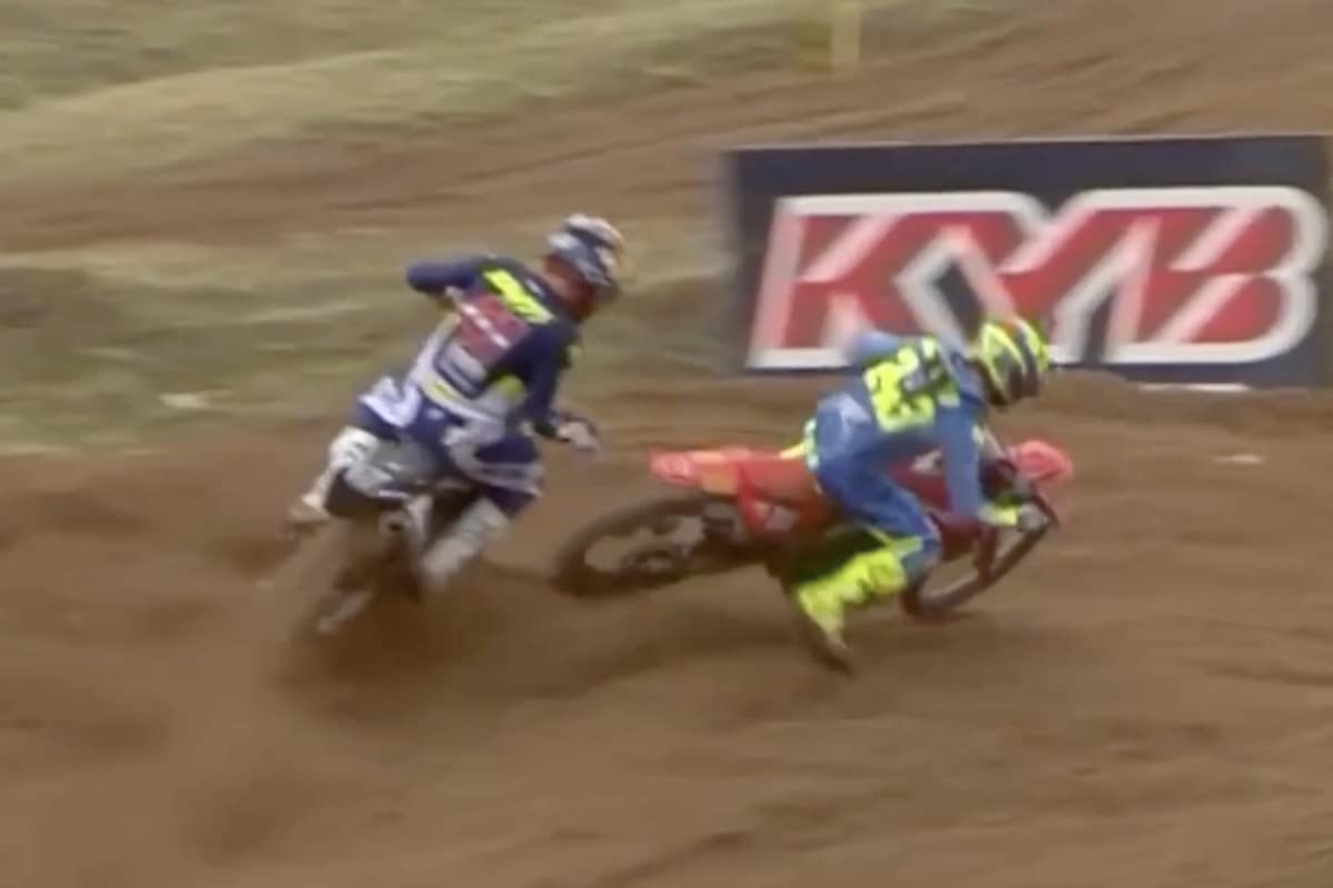 Tim Gajser geht an Pauls Jonass vorbei in Führung