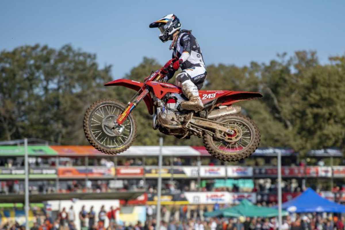 Tim Gajser war in Lacapelle mit dem 'redplate' des WM-Leaders unterwegs
