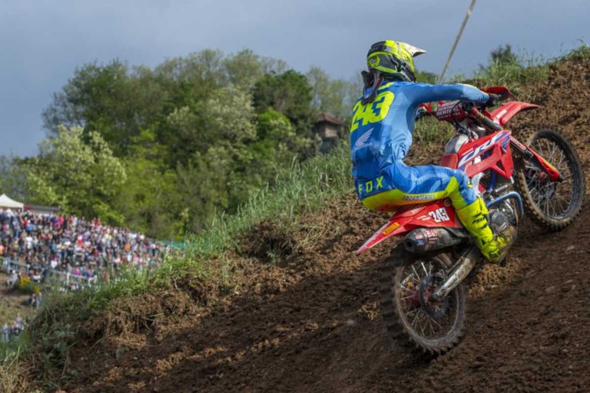 Tim Gajser fährt seit Saisonbeginn mit dem Redplate des WM-Leaders
