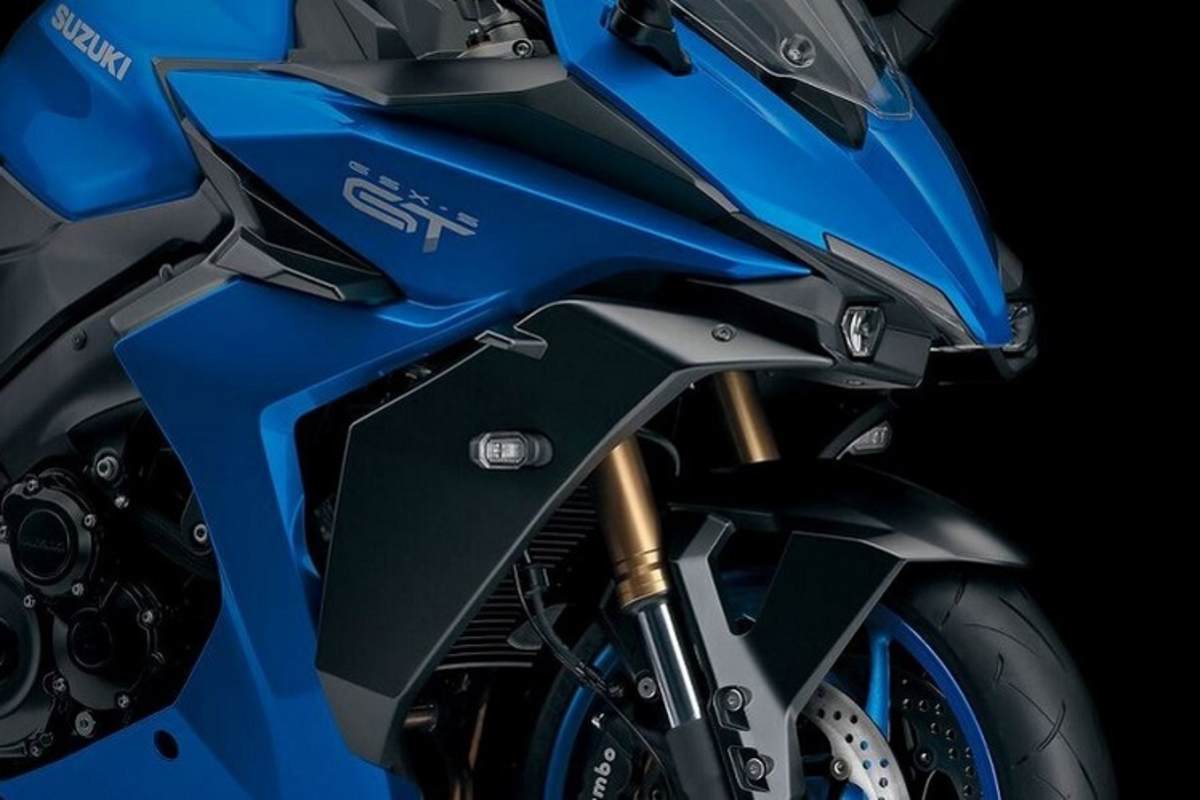 Kleine LED-Scheinwerfer, spitze, lange Verkleidungsnase für guten Windschutz 