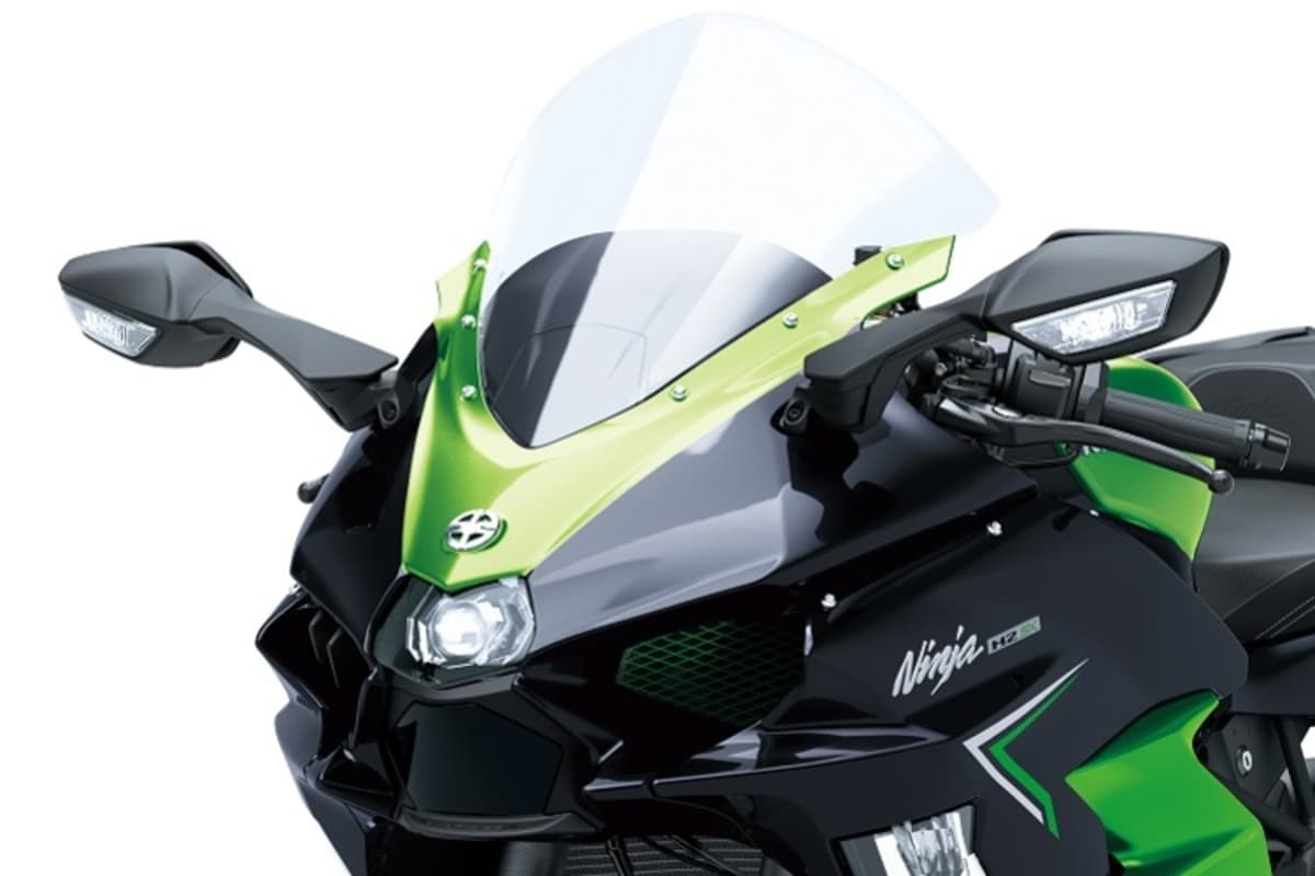 Kaum zu sehen: Radar-Sensoren in der Verkleidungsfront