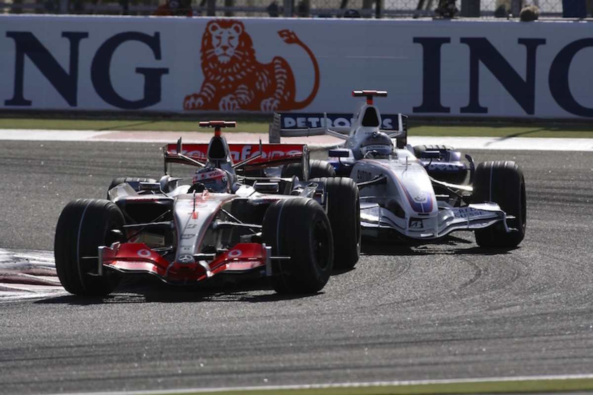 Fernando Alonso gegen Nick Heidfeld in Bahrain 2007