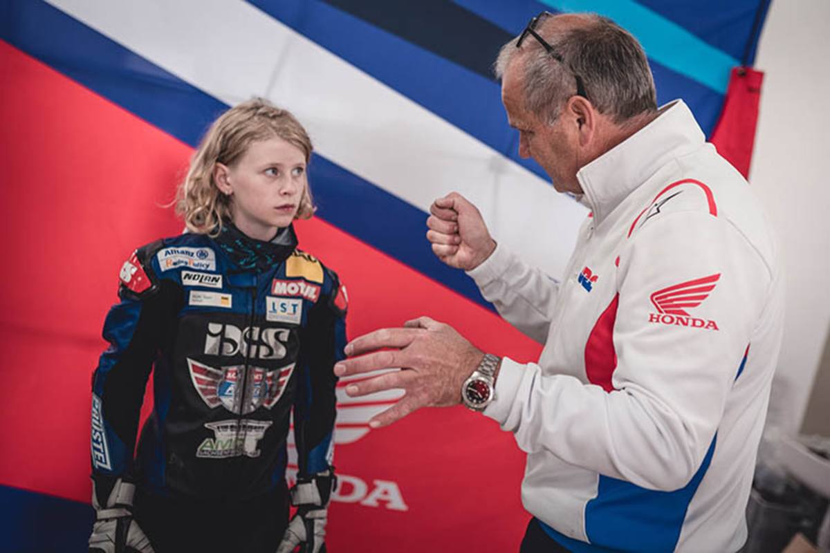 HRC-Mann Adi Stadler mitr Anina Urlaß