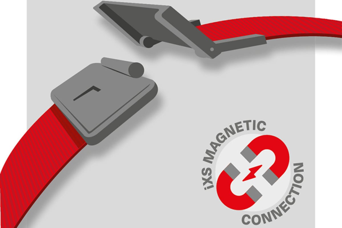 An der Front verbindet das innovative, patentierte iXS Magnetic Connection System (iMC) die Jacke mit der Hose nahezu automatisch