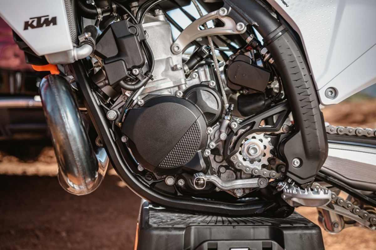 Die neue Zweitaktgemneartion von KTM: Saugrohr- statt TPI-Einspritzung