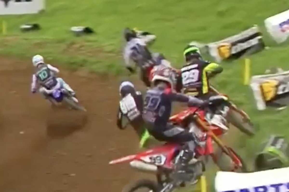 Henry Jacobi (#29) kam schon in der ersten Kurve von der Strecke ab