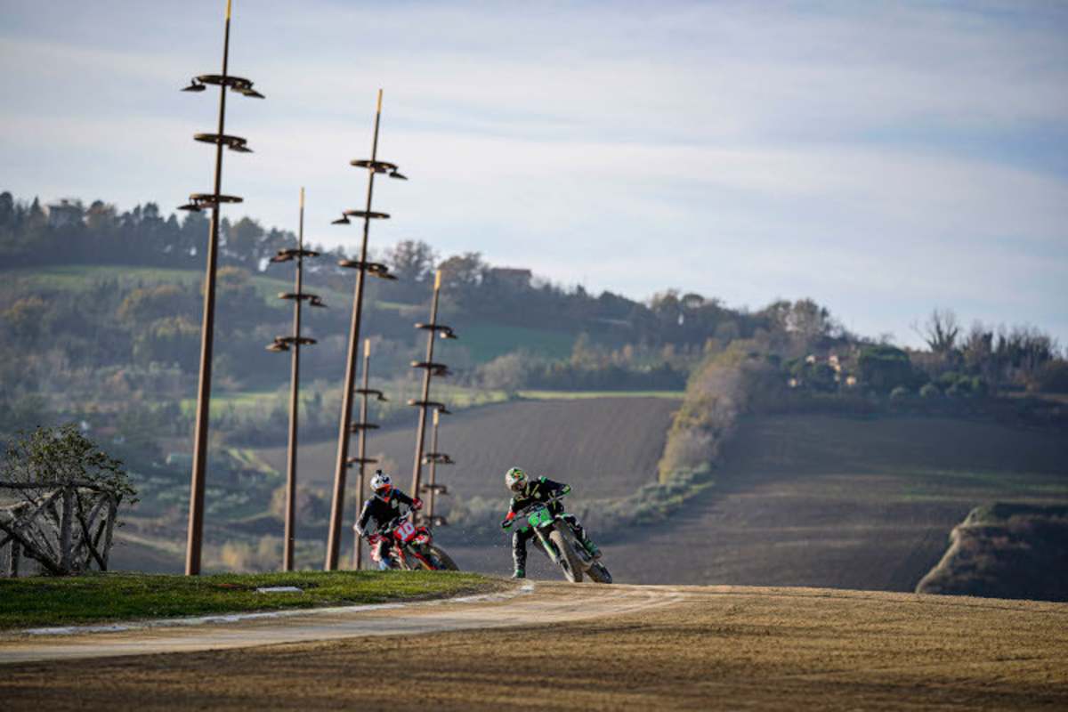 Luca Marini fing Stefano Manzi ein