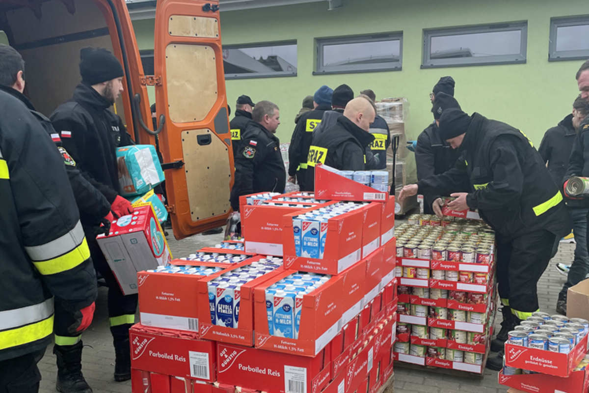 Hilfsgüter werden verladen