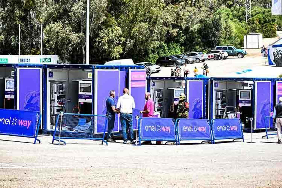 Die Enel-Ladestationen in Jerez: Von Solar-Panels ist nichts zu sehen