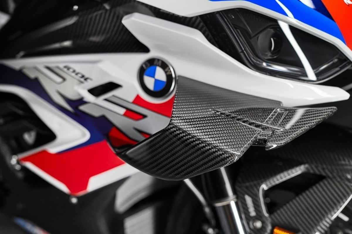 Nun verleiht auch BMW seinen Superbikes Flügel