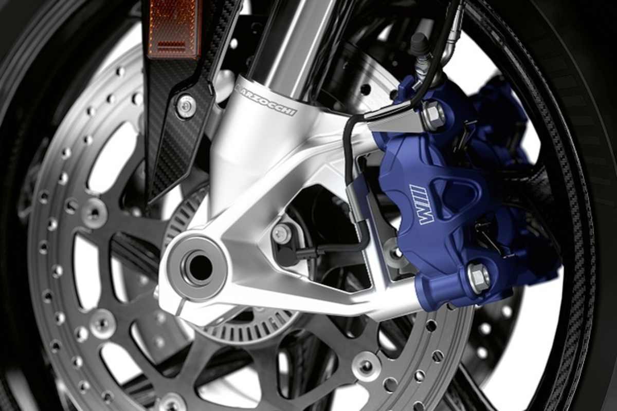 Erkennbar an Farbe und M-Logo: Bremsen für höchste Fadingresistenz auf der Rennstrecke