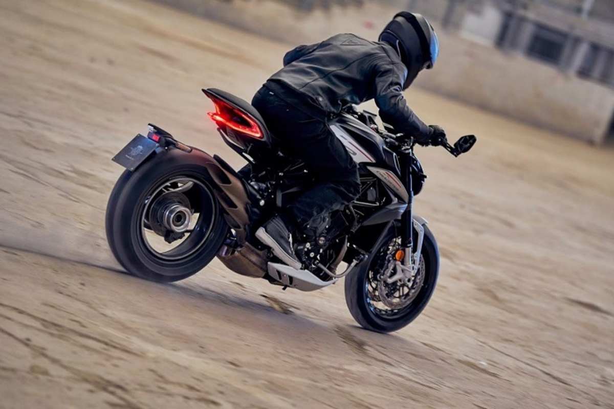 MV Agusta Dragster RR: Perfektes durchbeschleunigen dank neuer Launch-Control