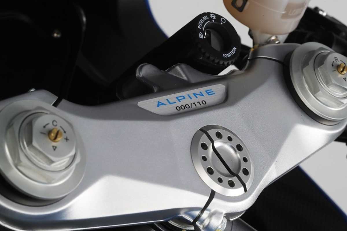 Die MV Agusta Superveloce Alpine wird nummeriert und mit Echtheits-Zertifikat ausgeliefert