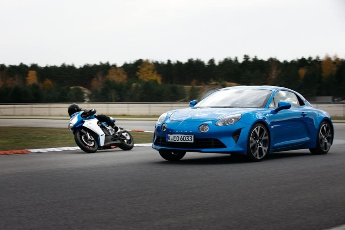 Im Element: MV Agusta Superveloce Alpine und Alpine A110 auf der Rennstrecke