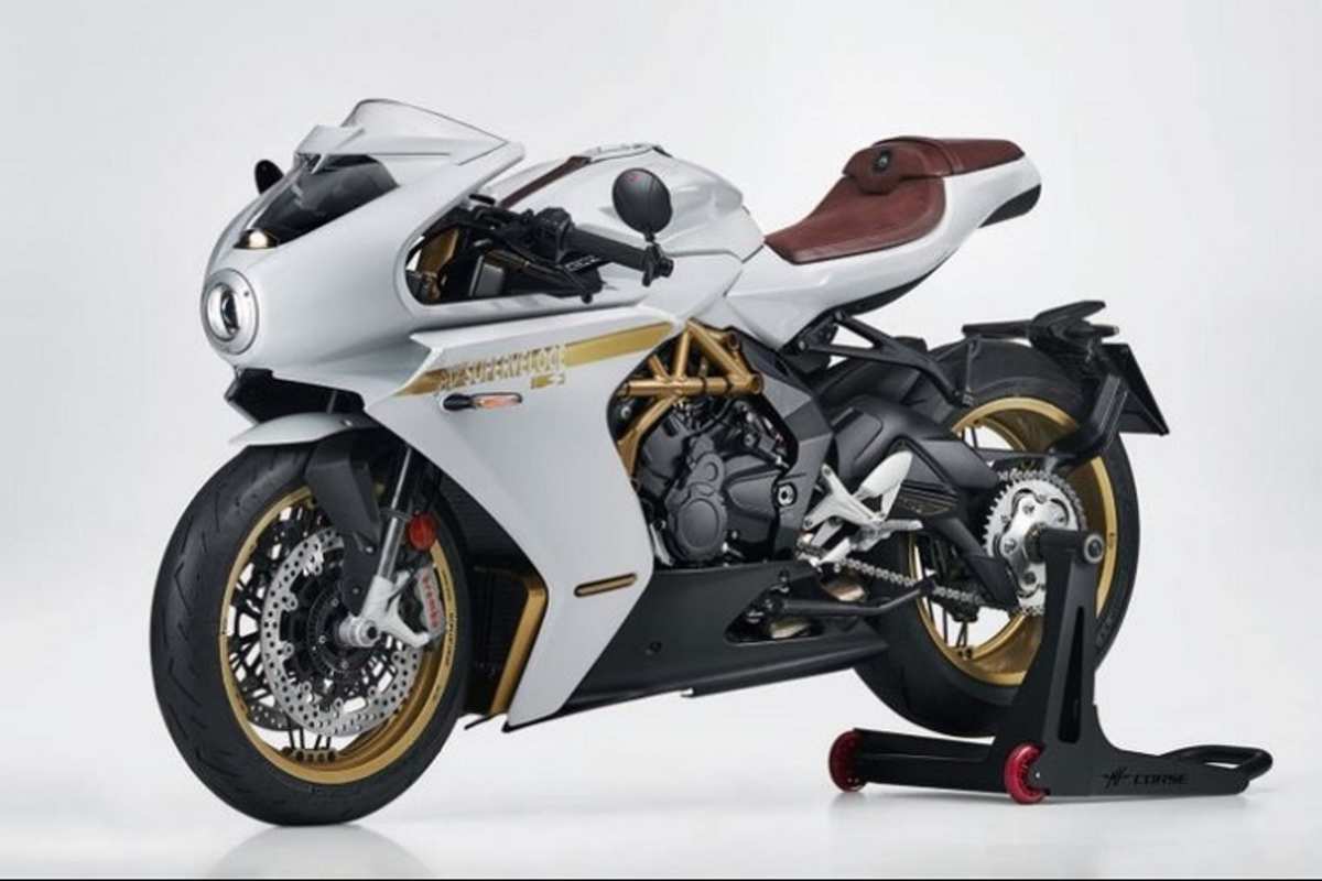 MV Agusta Superveloce 800 S: Mit kunstvollen Speichenrädern noch klassischer im Auftritt