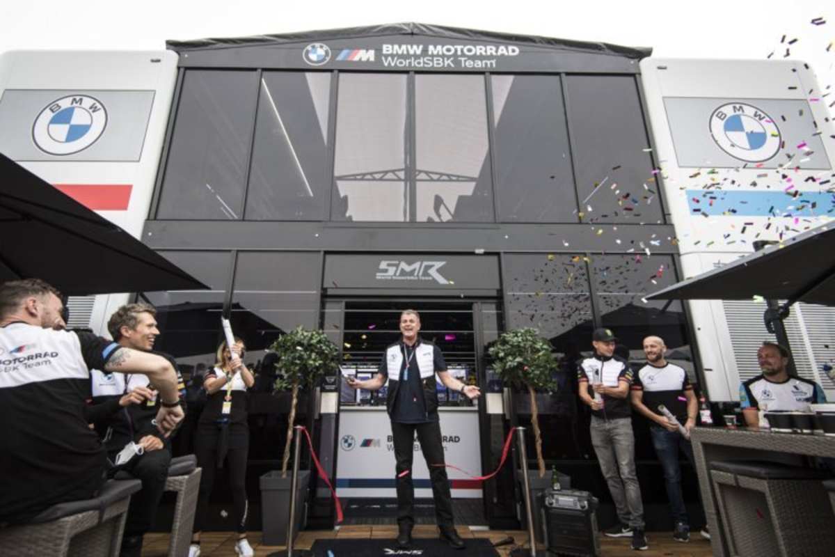 BMW Motorrad-Boss Markus Schramm eröffnete die Hospitality