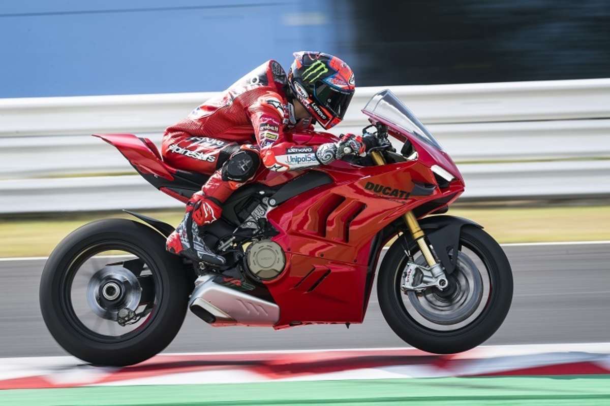 Ducati Panigale V4: Auf 2022 in Aerodynamik, Ergonomie, Motor, Fahrwerk und Elektronik überarbeitet
